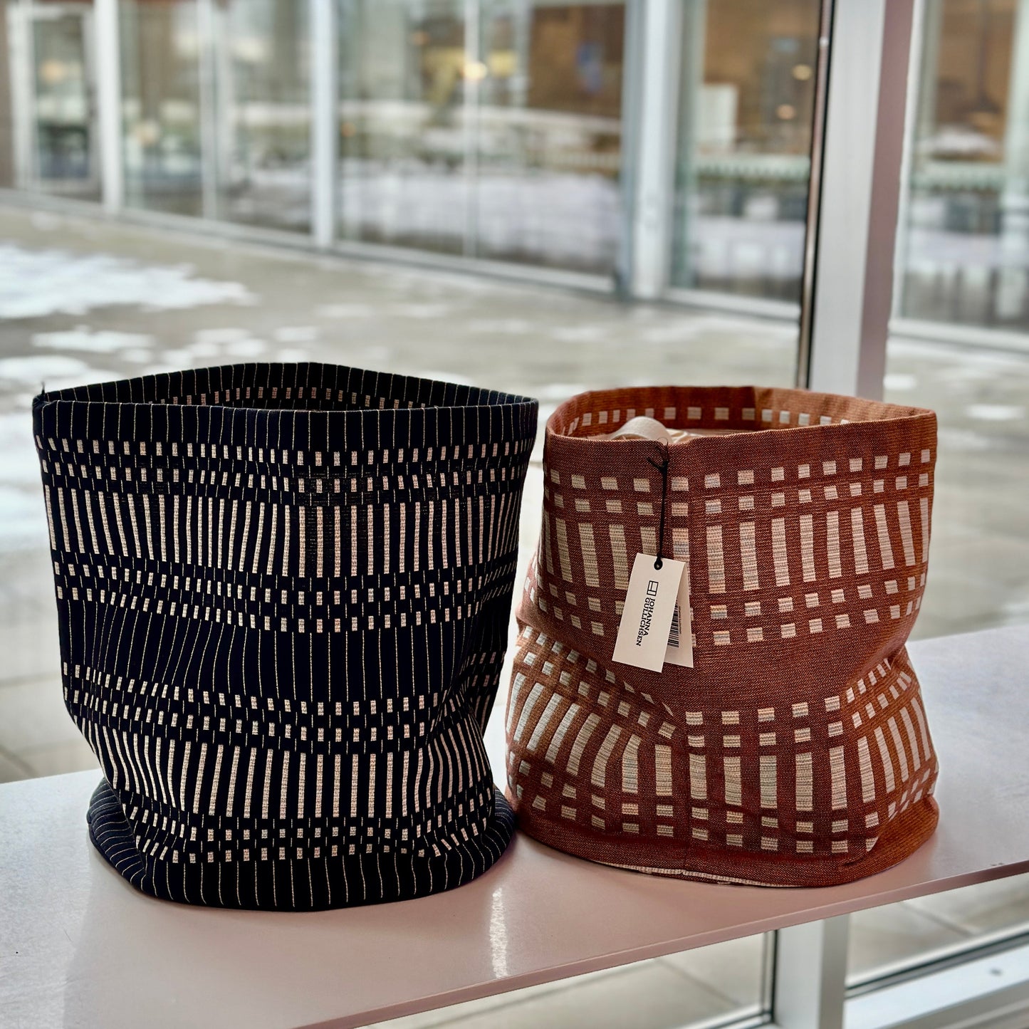 Tygkorg medium -Helios Svart