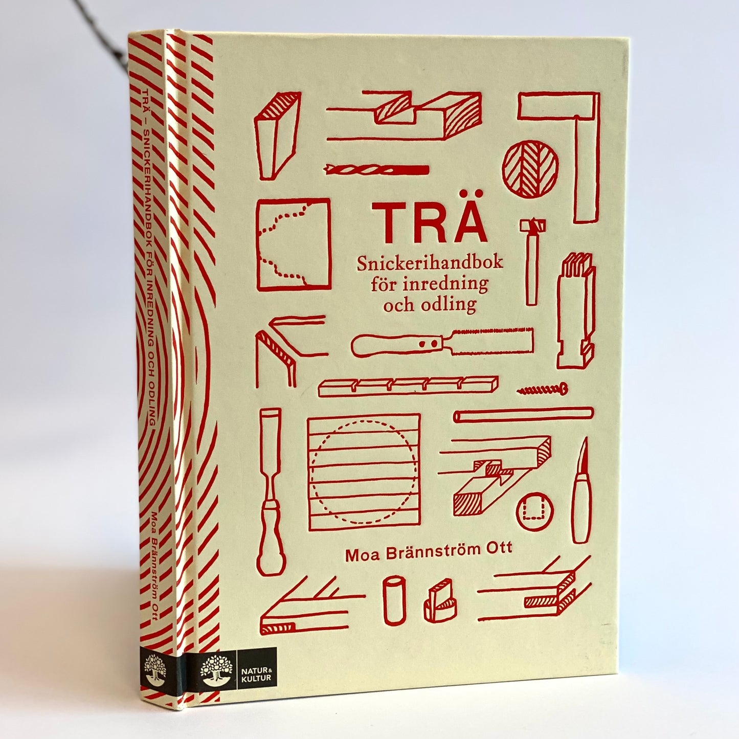 Trä : snickerihandbok för inredning och odling