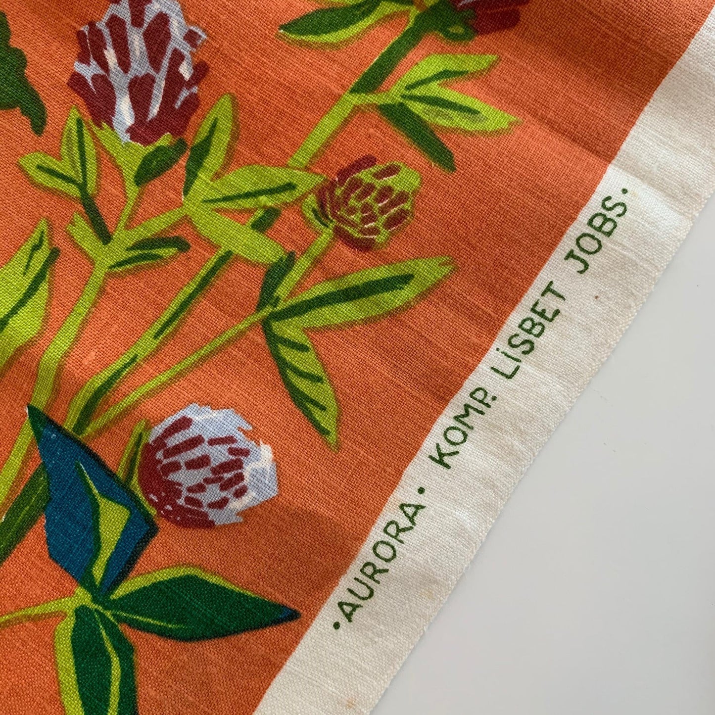 Bricka Aurora, roströd